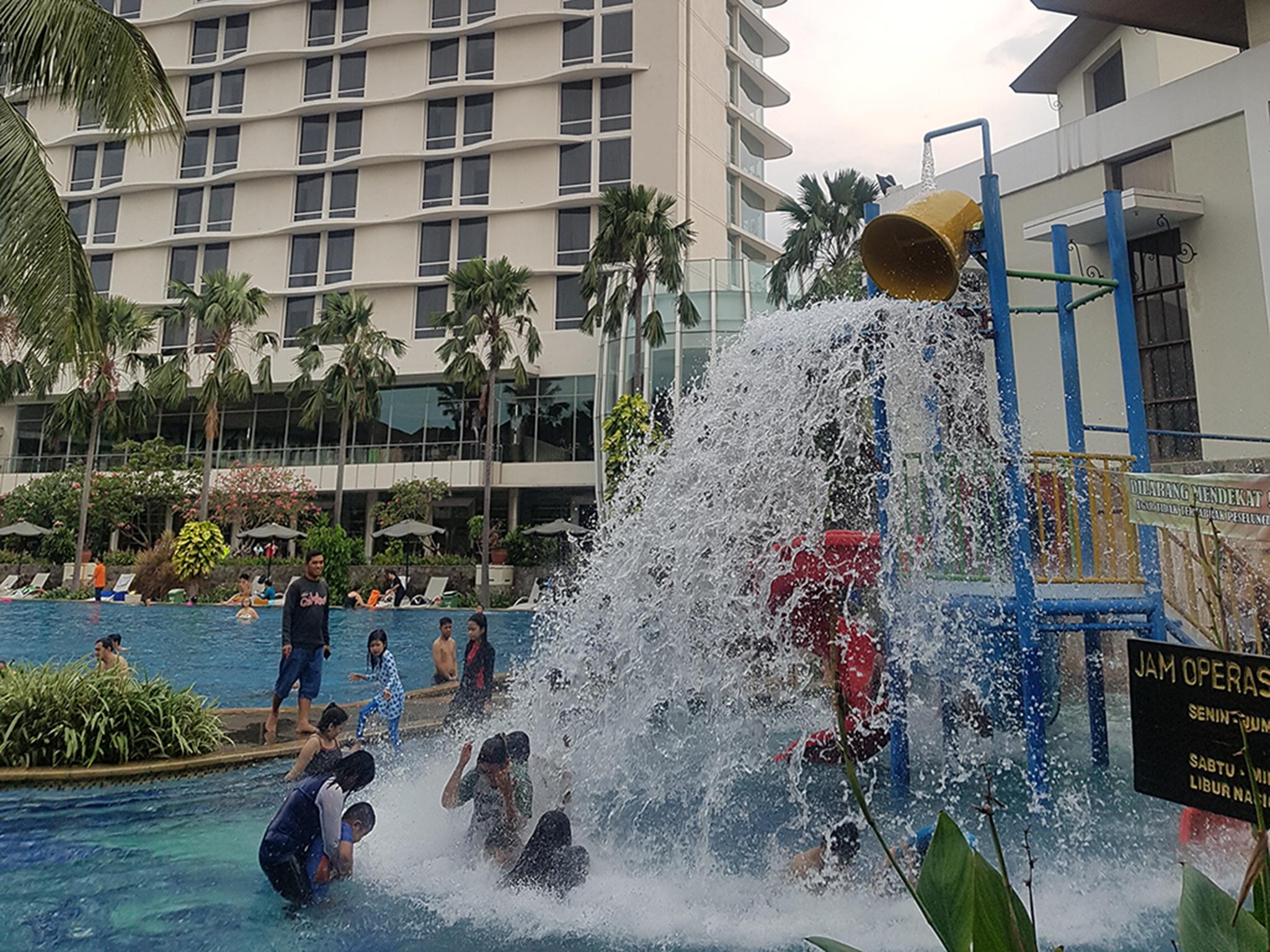 Hotel Santika Premiere Kota Harapan Indah Bekasi Exterior photo